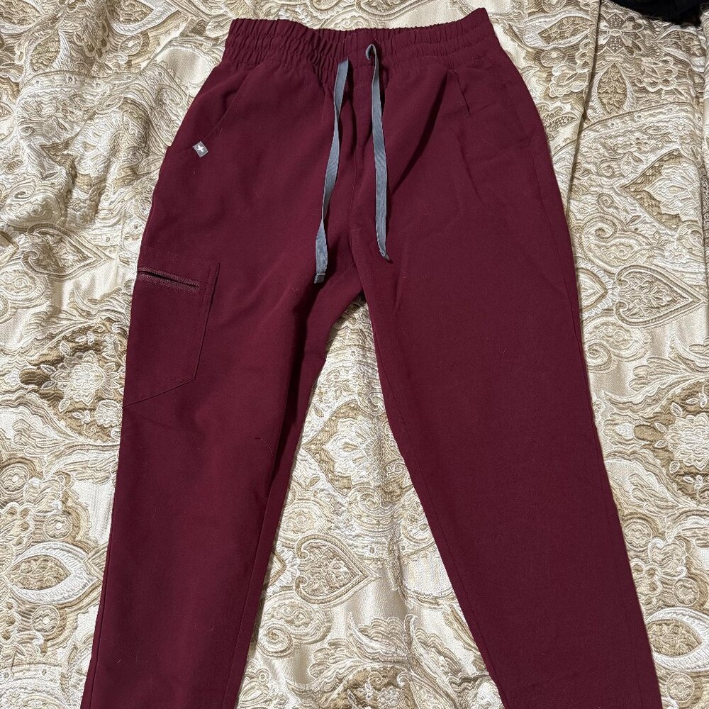Figs Zamora Joggers Burgundy